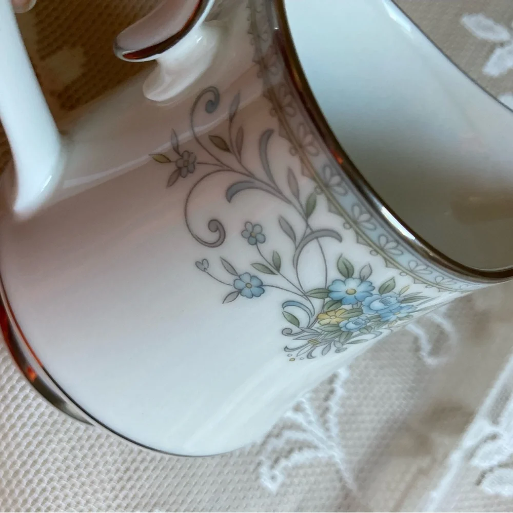Carico Fine China, Tivoli Pattern, Creamer, 7954